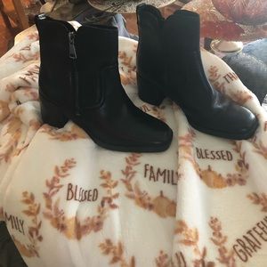 Naturalizer black ankle boots - size 9.5  - never worn